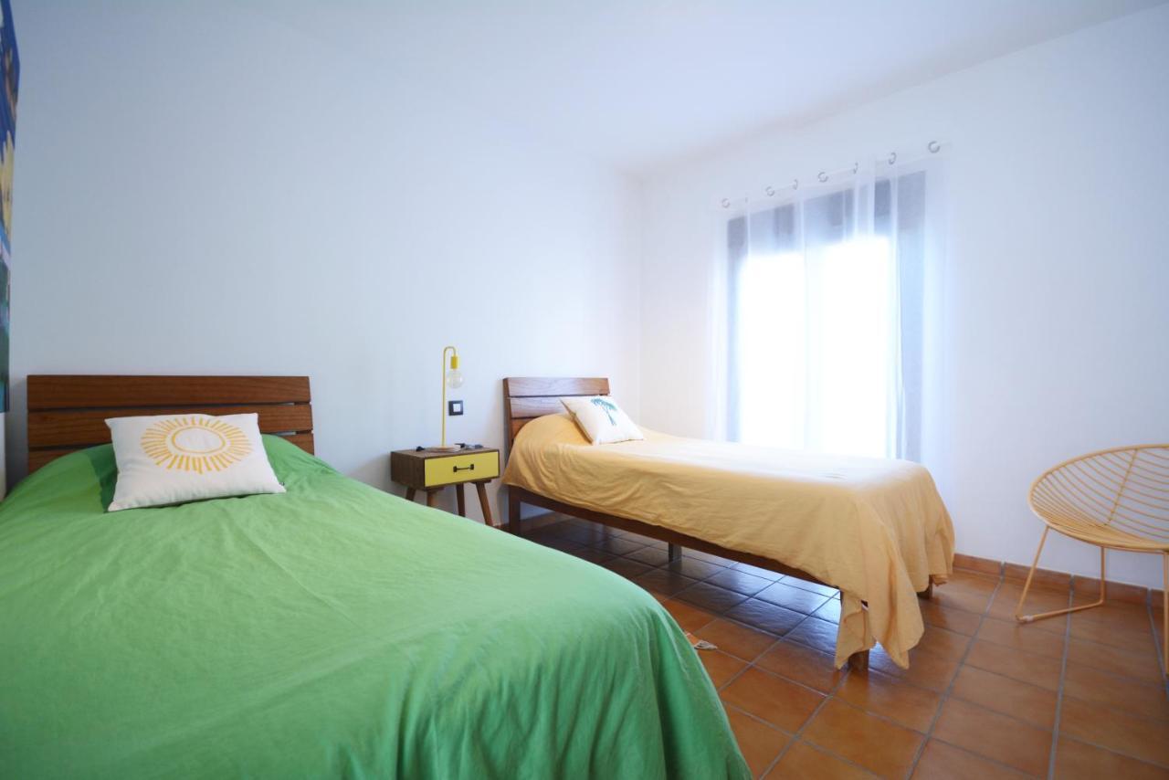 Beautiful Spacious Villa With Private Heated Pool In Лахарес Екстериор снимка